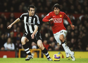 En la temporada 2007/08 José Enrique aterrizó en St. James Park. El lateral izquierdo llegó procedente del Villarreal a cambio de 8,70 millones de euros. El Valenciano si consiguió asentarse como 'Urraca' a pesar de sufrir un descenso a la Championship en la campaña 2008-2009. Tras su paso por el Newcastle fue traspasado al Liverpool donde ganó una Copa de la Liga. 