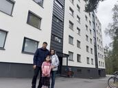 Se fueron de Chile a Finlandia por su hija artista: niños llegan solos al colegio