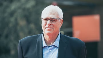 El m&iacute;tico entrenador, Phil Jackson, se mantiene cerca de la franquicia y es partidario de traspasar a LeBron James y mantener a Westbrook en el equipo.