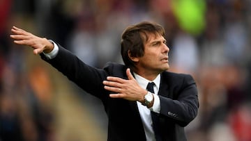 Antonio Conte durante el partido del Chelsea contra el Hull City.