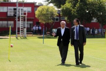 Juan Antonio Pizzi recorrió las instalaciones de Juan Pinto Durán junto a Arturo Salah.