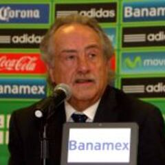 Presenta Decio equipo de trabajo; Cantú, secretario general de FMF