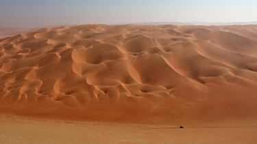 Vista panorámica del desierto de Arabia durante el Dakar 2025.