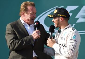 Lewis Hamilton y Arnold Schwarzenegger 