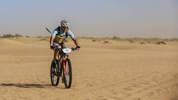 Jaime Alguersuari compitiendo en la Titan Desert.