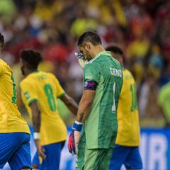 Las dos bajas de Chile ante Uruguay