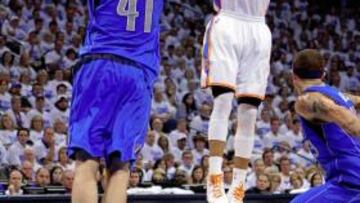 Los vigentes campeones de la NBA empiezan a complicarse la defensa del título tras caer en el segundo partido ante los Thunder.