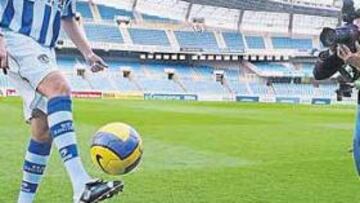 <b>SU DERBY. </b>La desgraciada enfermedad de Jauregi ha dado ocasión a Jesuli para ser inscrito y que pueda jugar.