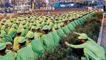 <b>EL NIDO, DE GALA. </b>El estadio de Pekín acogerá un espectáculo para el que lleva días preparándose.