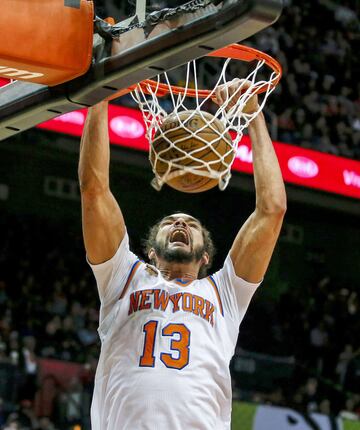 Los Knicks le ofrecieron un contrato de cuatro años y 72 millones, pero el pívot podría no comenzará la temporada: pasó por quirófano en abril y el periodo de baja se calculaba entre seis y ocho años y la NBA le sancionó con 20 partidos por dopaje. Cobrará 17,7 millones. 