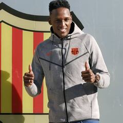 Barcelona vería más rentable vender a Mina que cederlo