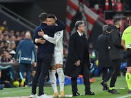 03/12/25 PARTIDO PRIMERA DIVISION
JORNADA 19 PARTIDO ADELANTADO
ATHLETIC DE BILBAO - REAL MADRID
CAMBIO SUSITUCION KYLIAN MBAPPE SALUDO XABI ALONSO