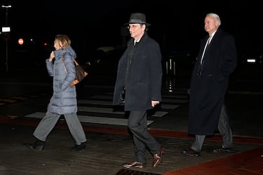 José Miguel Fernández Sastrón llegando a la capilla ardiente de Fernando Gómez-Acebo.