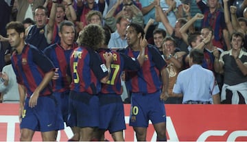 El 2 de septiembre de 2003 marcó su primer gol oficial con el Barcelona. Fue en la segunda jornada de La Liga contra el Sevilla en el Camp Nou. 
 
