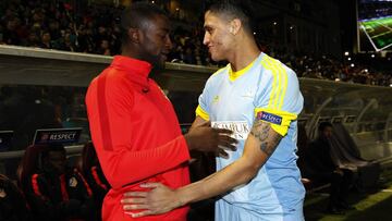 Roger Cañas, a la derecha, junto a Jackson Martínez.