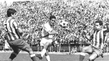 José González De la Vieja, más conocido como Potele, es sinónimo de gol. Es el máximo goleador de la historia de Rayo Vallecano con 67 goles. Fue uno de los protagonistas del primer ascenso a Primera de La Franja. Potele era un jugador rápido, habilidoso, menudo y con un gran olfato de gol. 