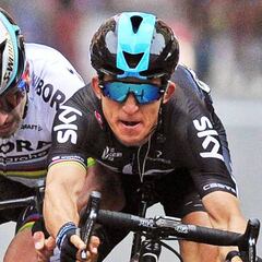 Kwiatkowski y Sagan dejan la imagen deportiva en San Remo