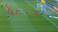 La excelente definición de Vargas en Brasil: ¡controló en área chica!