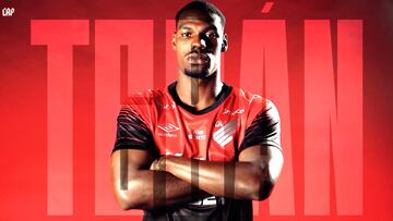 Llega a reforzar la defensa del club y tiene contrato hasta finales de 2026.