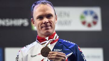 Chris Froome posa con su medalla de bronce en la prueba contrarreloj individual de los Mundiales de Bergen.