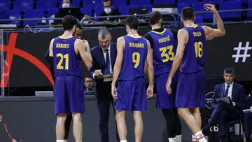 Sarunas Jasikevicius da instrucciones a Abrines, Bolmaro, Mirotic y Oriola.