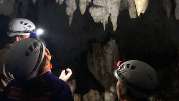 Conviértete en Indiana Jones y explora las maravillas de las cuevas naturales de Cangas de Onís.