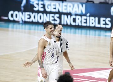 El argentino acab¨® con 20 puntos, 4 asistencias y 5 robos ante el Manresa y se fue ovacionado por sus compa?eros. Se despide a lo grande dejando al Real Madrid invicto.