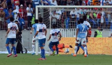 2013. Después de un torneo cerrado, el Clausura se define en una final entre O'Higgins y Universidad Católica. El cuadro celeste se impone por la cuenta mínima con un gol de Pedro Pablo Hernández.