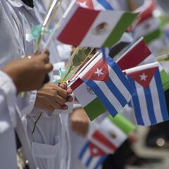 Médicos de Cuba y Europa a México: Qué ha dicho AMLO y por qué solicitarán personal
