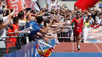 El pentacampeon del mundo de triatlon en distancia olimpica Javi Gomez Noya durante su participación en el Campeonato del Mundo de Triatlon Multideporte de Pontevedra de 2019.