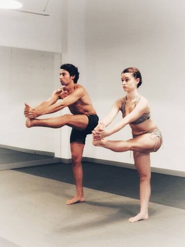 Cómo sobrevivir a una clase de Bikram Yoga