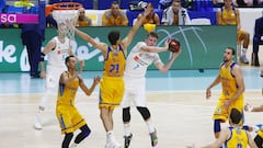 Luka Doncic, ante Paul&iacute;.