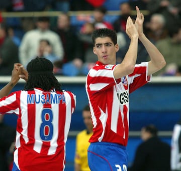 Jug¨® como rojiblanco (en el primer equipo) en dos etapas, en la temporada 2003/04 y en la temporada 2005/06. Visti¨® la camiseta del Getafe tambi¨¦n en dos etapas (2010/11 y 2012).