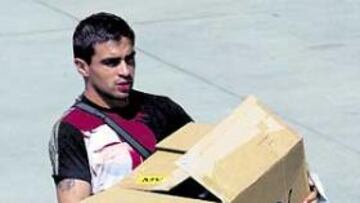 <b>SE MARCHA TRES MESES Y 14 DÍAS DESPUÉS DE RENOVAR</b>. Poco más de tres meses después de firmar su renovación por el Atlético, Ibagaza se marchará al lugar del que llegó, el Mallorca. El año pasado lo comenzó en el banquillo, pero se convirtió en el cerebro imprescindible del Atlético que sumó siete victorias seguidas. Después de renovar, sin embargo, las lesiones le lastraron.