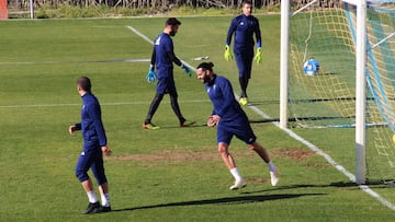 Sergio Sánchez durante un entrenamiento del Cádiz.