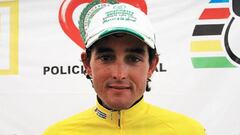 El ciclista hispano-colombiano &Oacute;scar Sevilla posa como ganador de la Vuelta a Colombia de 2010.