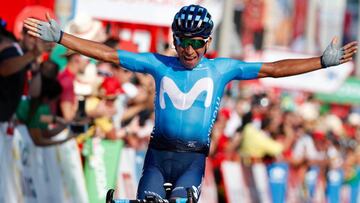 Nairo Quintana celebra su victoria en Calpe.