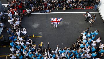 HAMILTON Lewis (gbr), Mercedes AMG F1 Petronas GP W09 Hybrid EQ Power+, celebrating his fifth world championship title with the team during the 2018 Formula One World Championship, Mexico Grand Prix from october 25 to 28 in Mexico - Photo Florent Gooden /