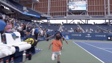 Abrazo del hijo Cabal a Farah por llegar a la final del US Open