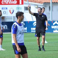 Vicente Moreno: “Poder ganar ese primer partido es muy importante para nosotros”