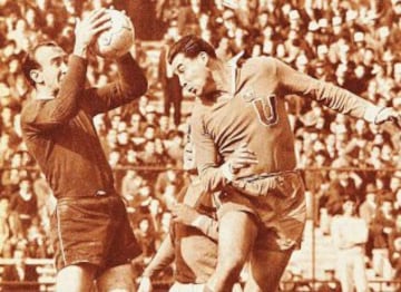 El Tanque Campos, emblema del Ballet Azul, anotó dos tantos en la definición por el título del '62 ante Católica en la goleada por 5-3.