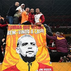Felipe Melo ‘bendice’ al Galatasaray durante su homenaje