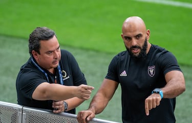 Cheuko reconoció recientemente que lo vetaron de los campos de la MLS y no podrá estar en la línea de banda como estuvo hasta entonces para proteger la integridad física de Messi.
