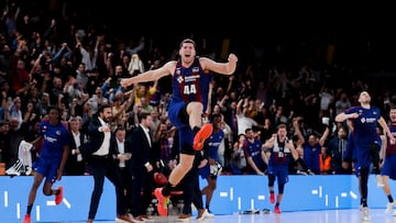 Joel Parra, alero del Bar?a, celebra su canasta ganadora ante el Monbus Obradoiro.