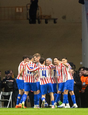 Saca el córner el Atleti por la izquierda, con Mendoza dejando el balón en la esquina del área para Ruggeri: este viene desde atrás y la mete en el segundo palo con comba para que el noruego meta el pie y la mande al fondo de la red.