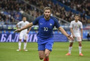 Andre-Pierre Gignac celebra el 2-0.