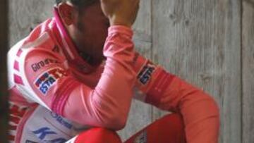 <b>Rompió a llorar por Xavi Tondo. </b>Al cruzar la meta, Purito se besó el crespón negro que llevaba en la manga derecha de la maglia rosa como homenaje a Xavi Tondo, su amigo fallecido hace un año. En la rueda de prensa, preguntado por este asunto, rompió a llorar, salió de la sala a respirar, se disculpó y no pudo continuar.