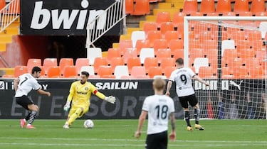 Gayà rescata al Valencia