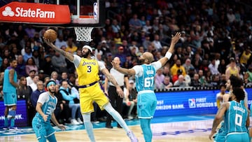 Los Lakers vuelan y Davis pone las alas