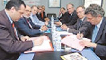 <b>ACUERDO. </b>Firma del convenio.